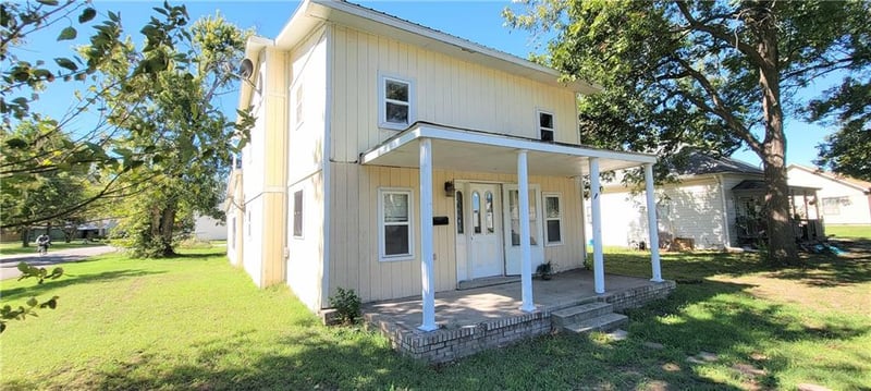 28 Ohio St, Iola, KS 66749