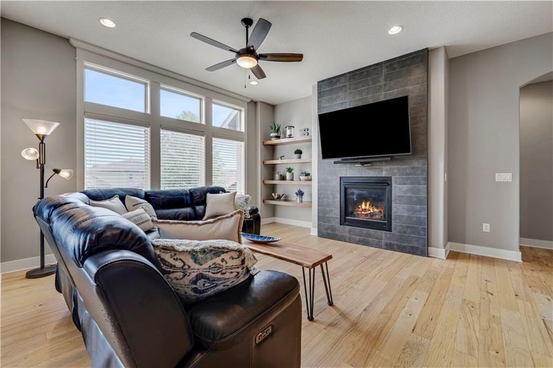 25973 W 143rd Ter, Olathe, KS 66061