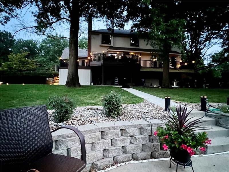 9510 SE Keystone Dr, Lee's Summit, MO 64086