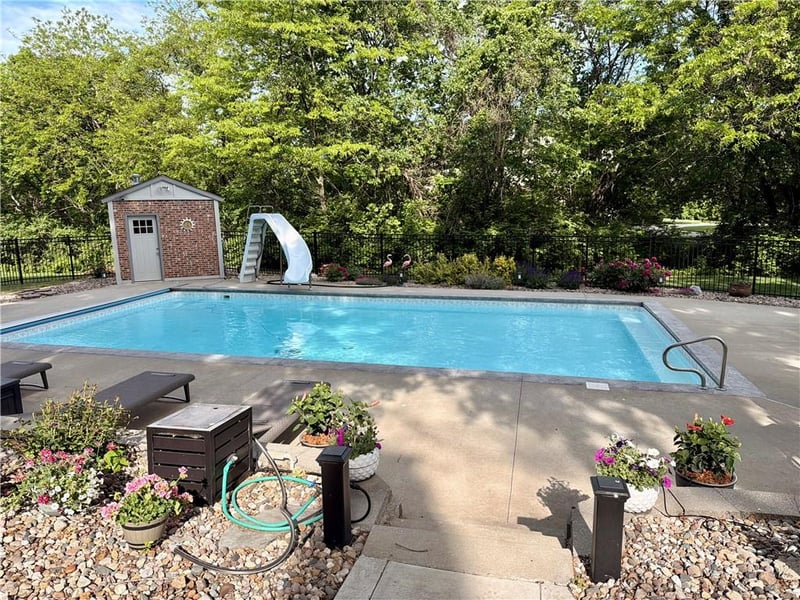9510 SE Keystone Dr, Lee's Summit, MO 64086