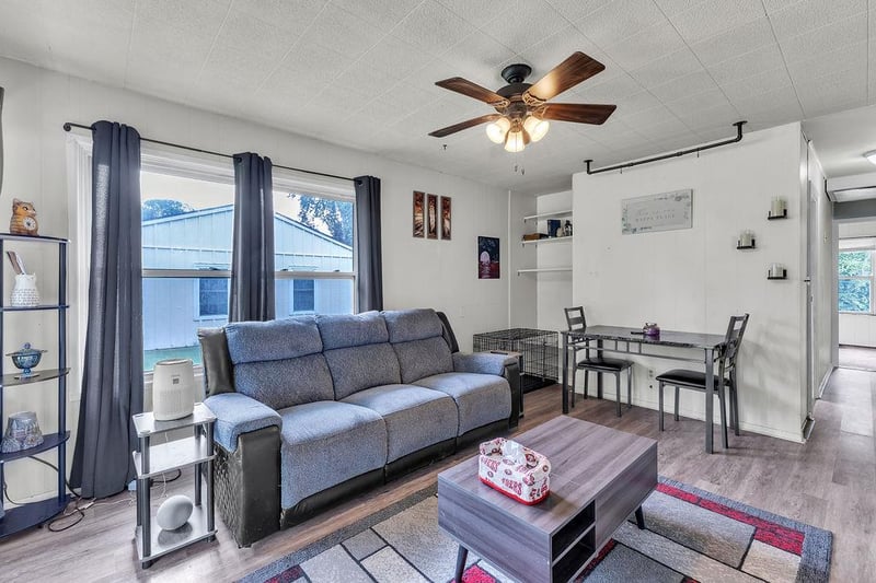 4904 Shawnee Rd, St Joseph, MO 64503
