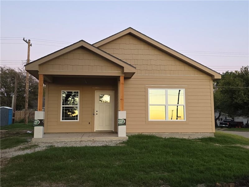 1101 N Main St, Ottawa, KS 66067
