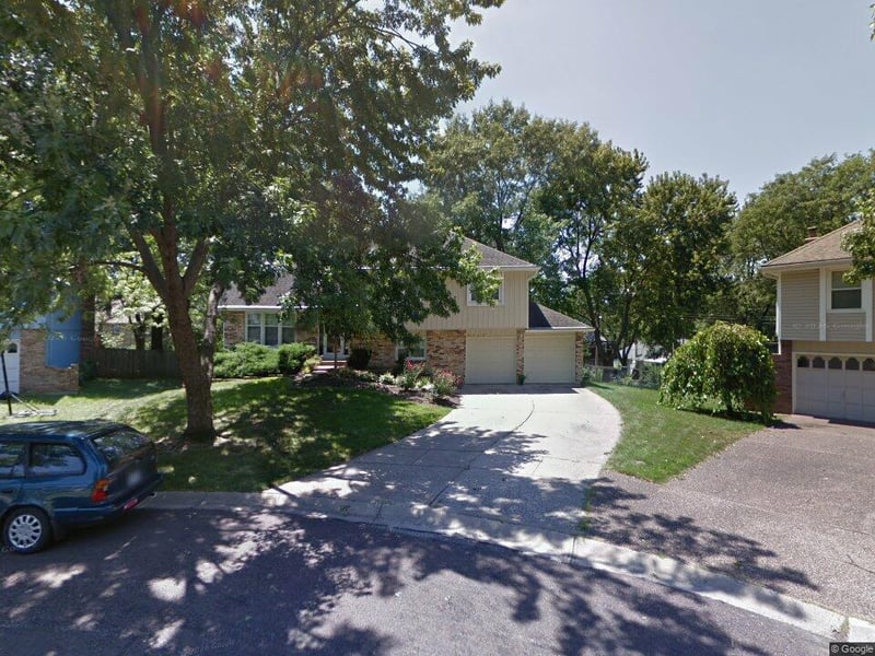 9146 Antioch Rd, Overland Park, KS 66212