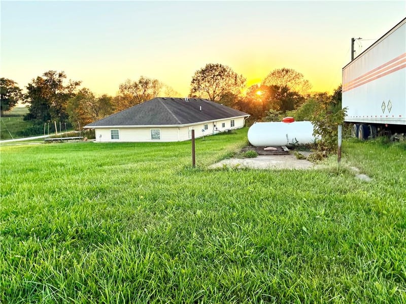 5975 Grindstone Rd, Cameron, MO 64429
