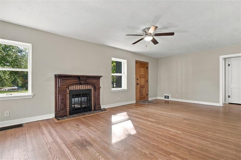 2914 Shrine Park Rd, Leavenworth, KS 66048