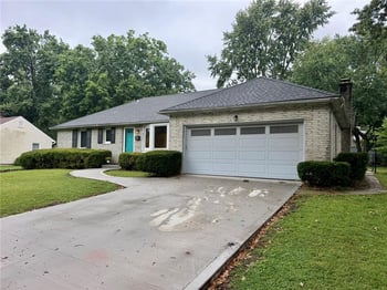 8842 Foster Ln, Overland Park, KS 66212