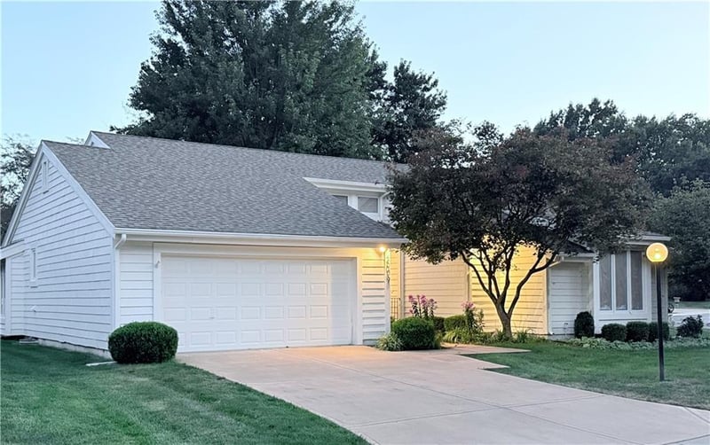 2009 W 123rd Ter, Leawood, KS 66209