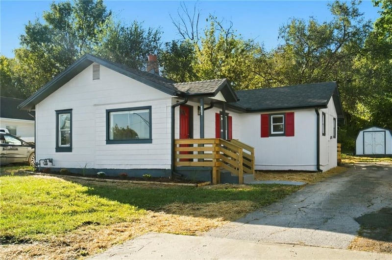 15023 E Truman Rd, Independence, MO 64050