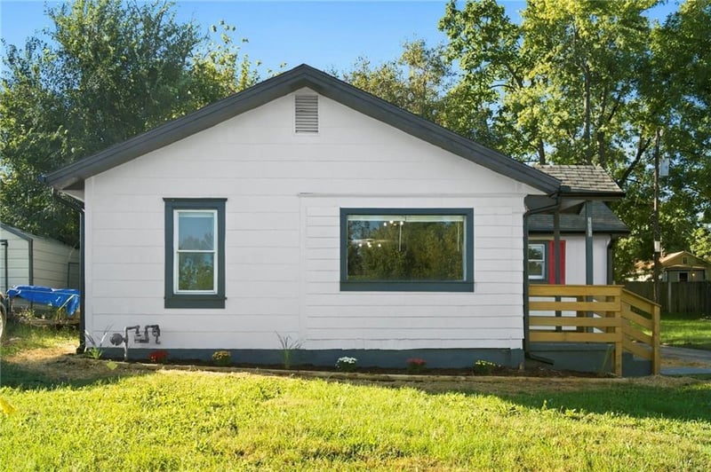 15023 E Truman Rd, Independence, MO 64050