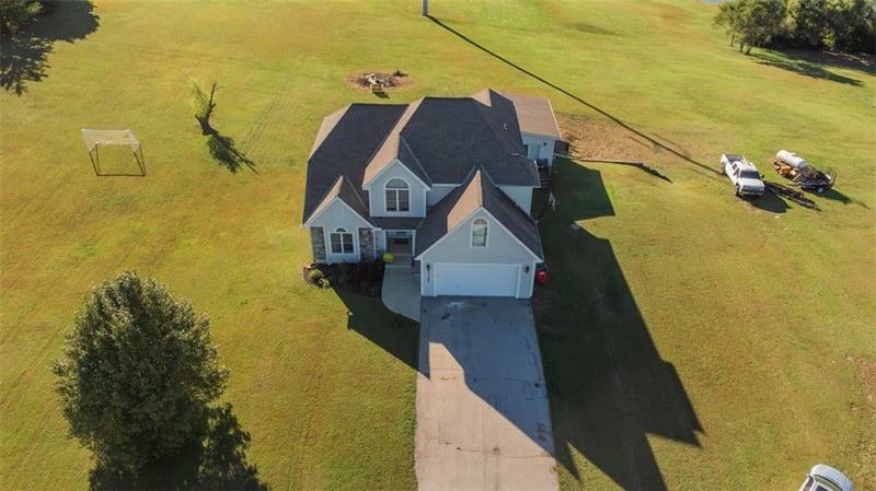 7725 Huckleberry Rd, Odessa, MO 64076