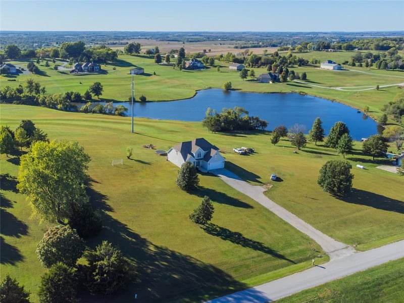 7725 Huckleberry Rd, Odessa, MO 64076