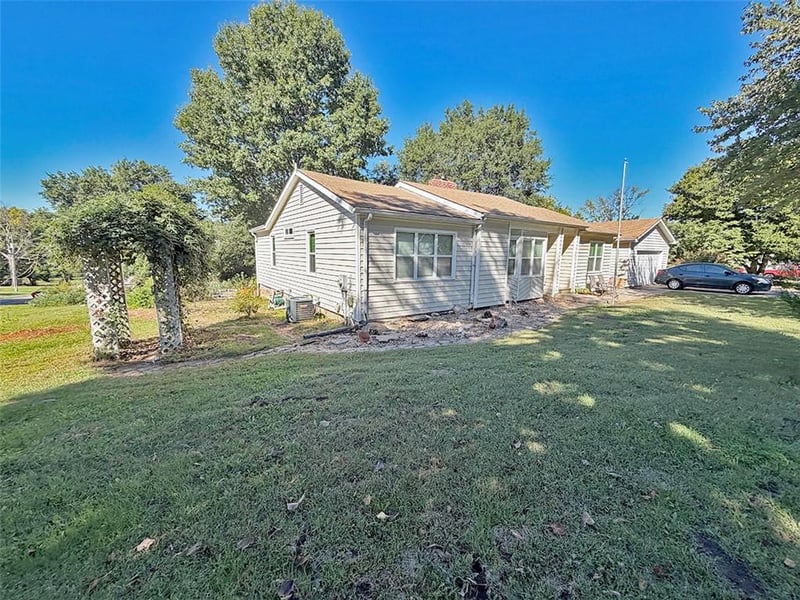 3690 S Crysler Ave, Independence, MO 64055