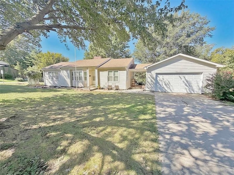3690 S Crysler Ave, Independence, MO 64055