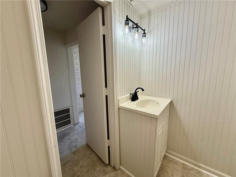 414 Darneal Ave, Richmond, MO 64085