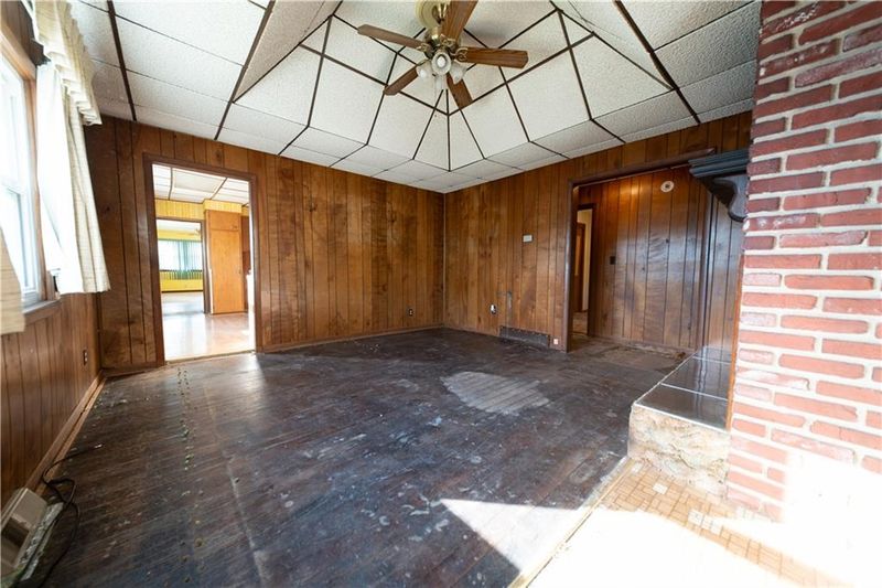 6810 King Hill Ave, St Joseph, MO 64504