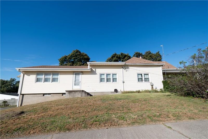 6810 King Hill Ave, St Joseph, MO 64504