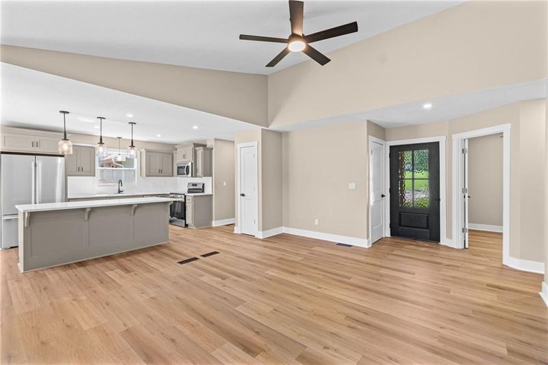 615 S Camden St, Richmond, MO 64085