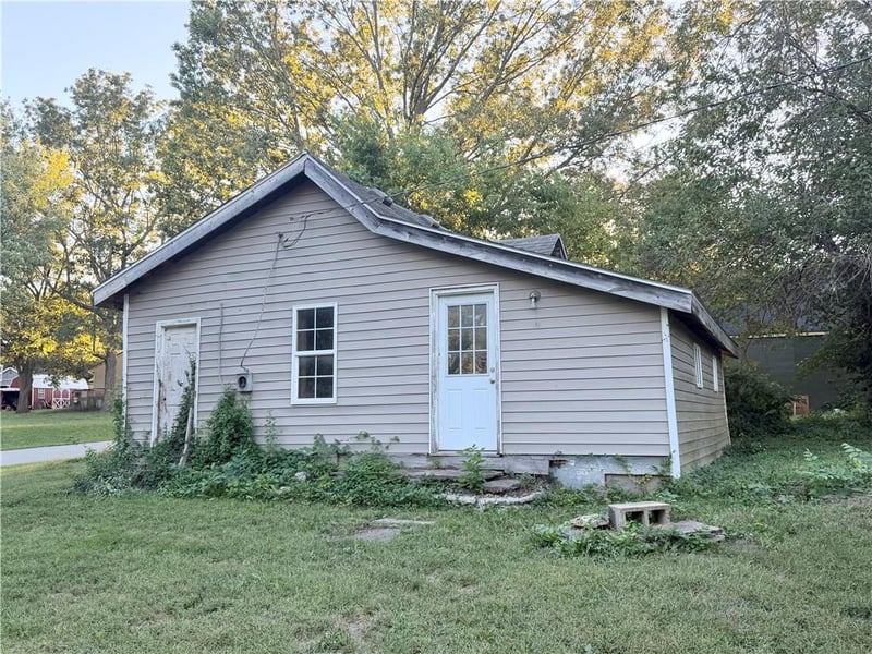 306 E Fort Scott St, Butler, MO 64730