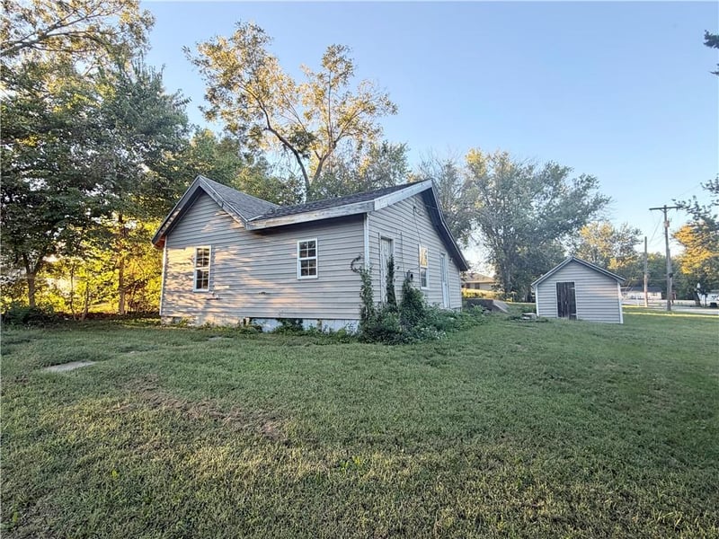 306 E Fort Scott St, Butler, MO 64730