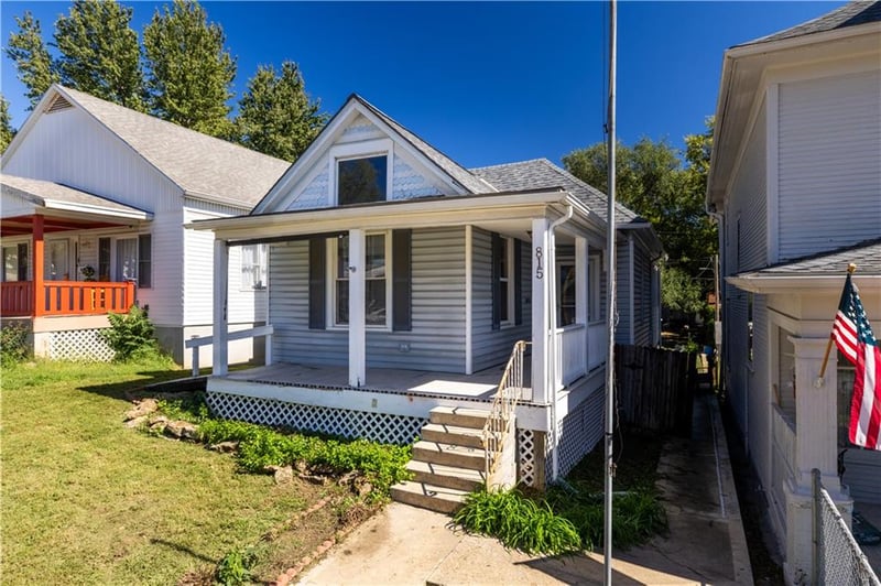 815 S 16th St, St Joseph, MO 64501