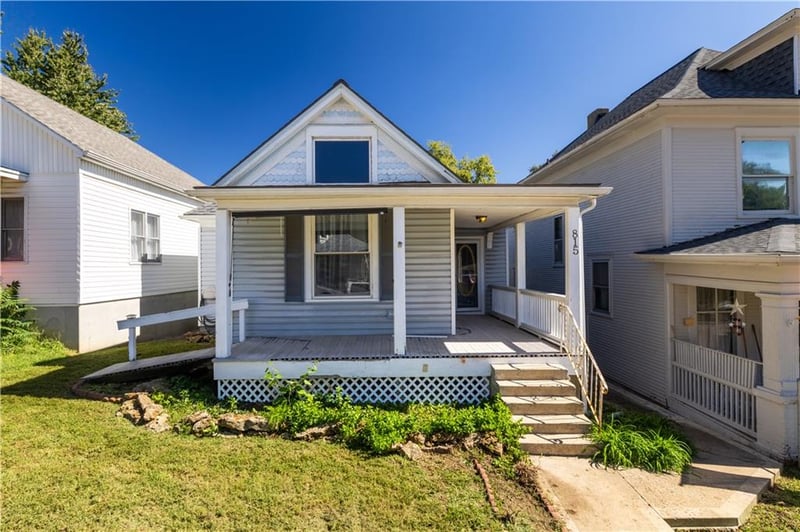 815 S 16th St, St Joseph, MO 64501