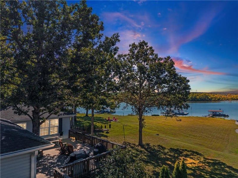 28233 Oxbow Dr, Warsaw, MO 65355