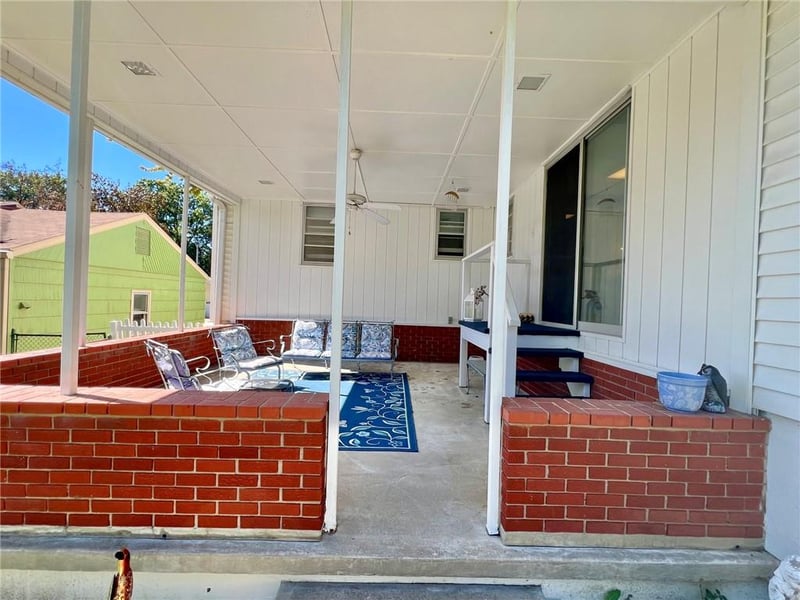 3913 S Spring St, Independence, MO 64055