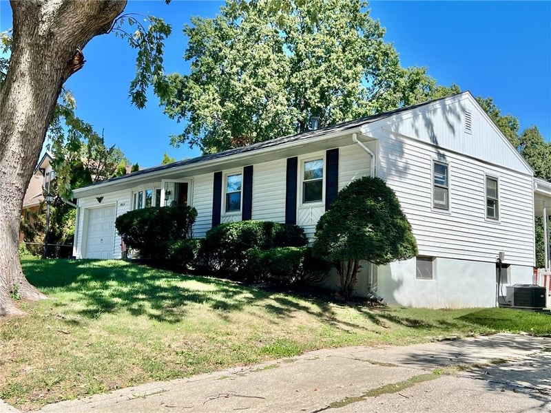 3913 S Spring St, Independence, MO 64055