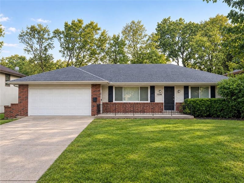 13248 Manchester Ave, Grandview, MO 64030