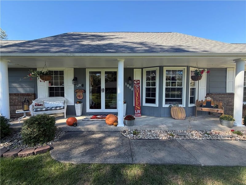 1008 Medbury Ln, Richmond, MO 64085