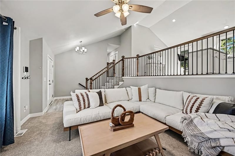 5315 Crystal Dr, St Joseph, MO 64503