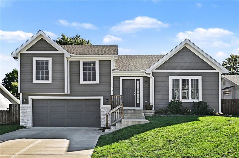 5315 Crystal Dr, St Joseph, MO 64503