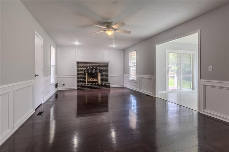 1909 Joy Cir, Excelsior Springs, MO 64024