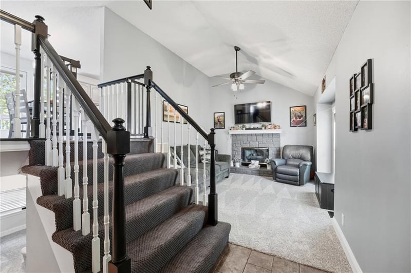 21215 W 52nd St, Shawnee, KS 66218