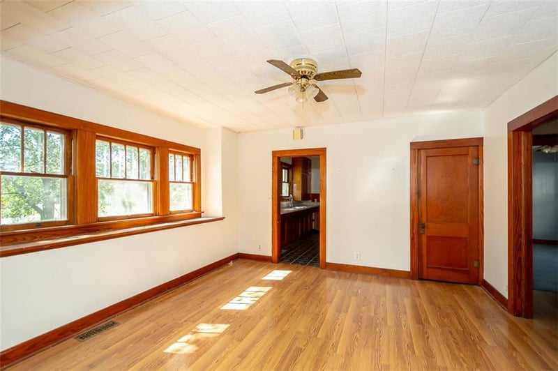 502 Sycamore St, Valley Falls, KS 66088