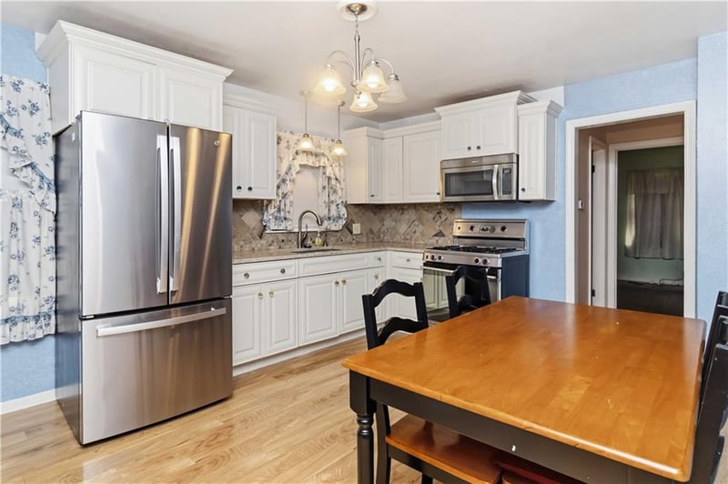 9643 Mcgee St, Kansas City, MO 64114
