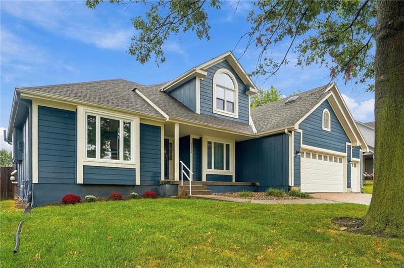 1516 Wrangler Way, Raymore, MO 64083