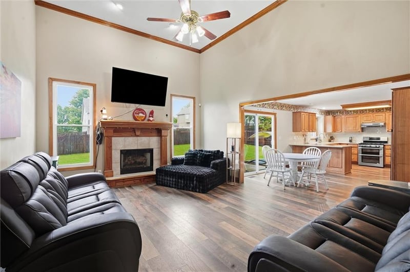 1516 Wrangler Way, Raymore, MO 64083
