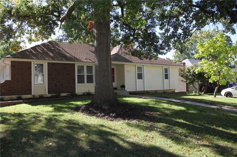 1101 SW 21st St, Blue Springs, MO 64015