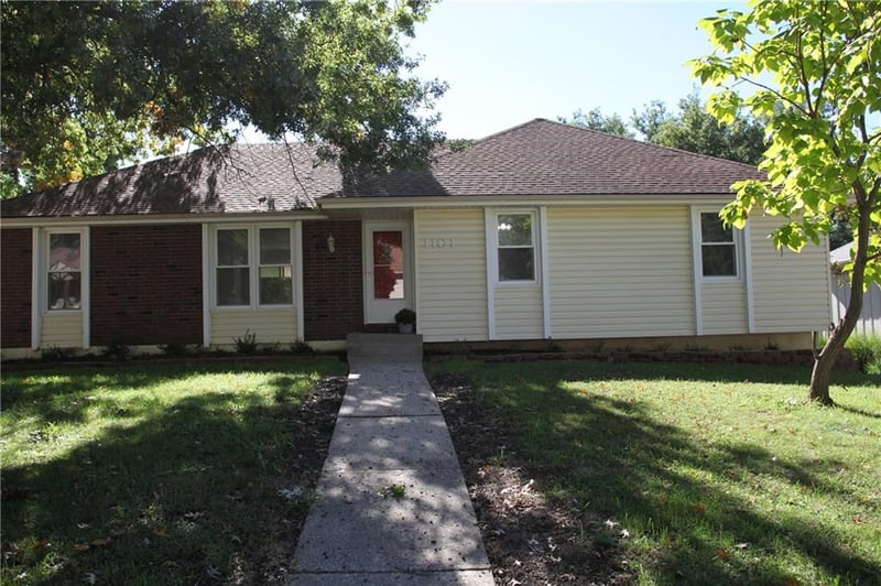 1101 SW 21st St, Blue Springs, MO 64015