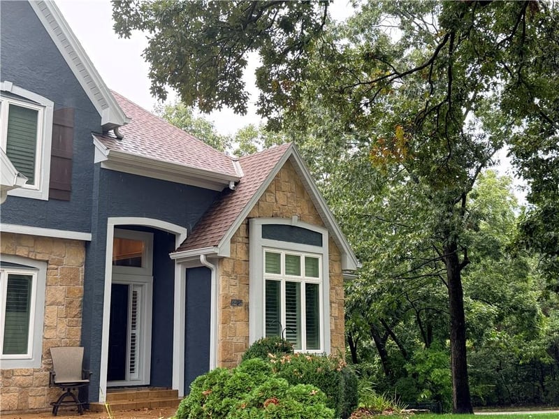 6400 Gladstone Dr, Shawnee, KS 66218