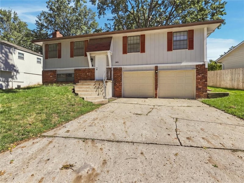 1428 S Apache Ln, Olathe, KS 66062