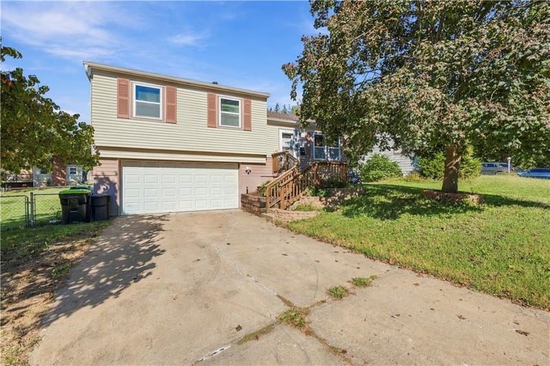 16108 E 32nd St S, Independence, MO 64055
