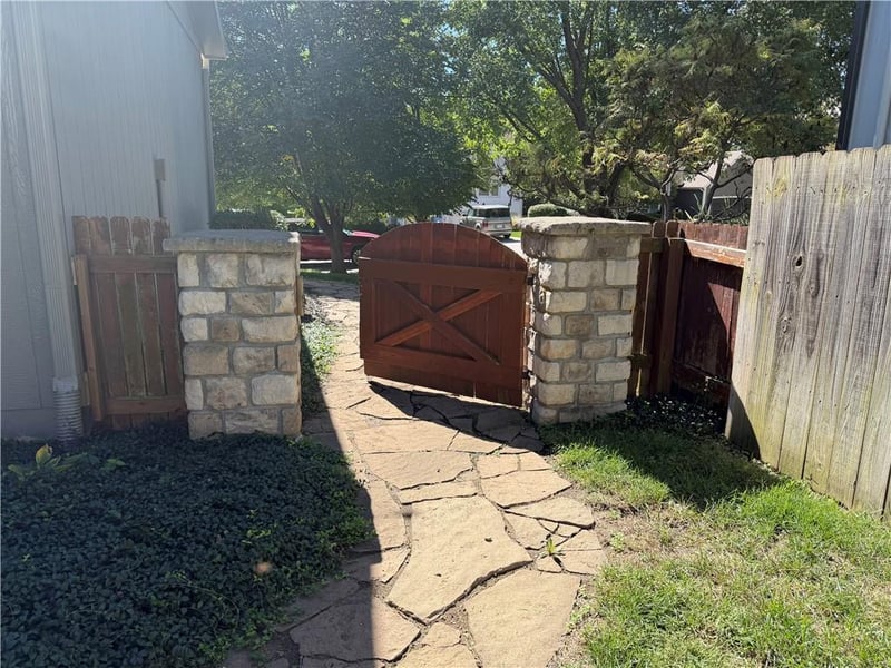 19794 W 107th St, Olathe, KS 66061