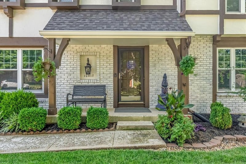 10417 Oakmont St, Overland Park, KS 66215
