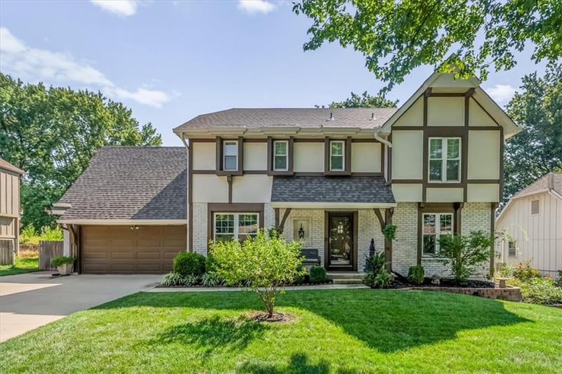 10417 Oakmont St, Overland Park, KS 66215