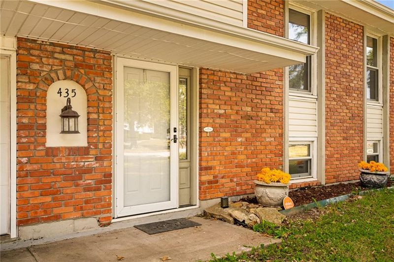 435 Kingsley Ave, Liberty, MO 64068