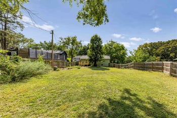 6739 NW Hilldale Dr, Kansas City, MO 64151