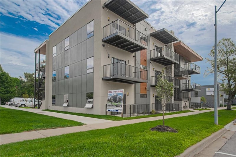 200 W Gregory Blvd, Kansas City, MO 64114