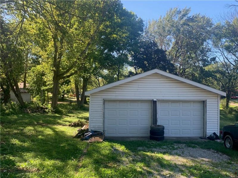 751 Sycamore St, Pleasanton, KS 66075